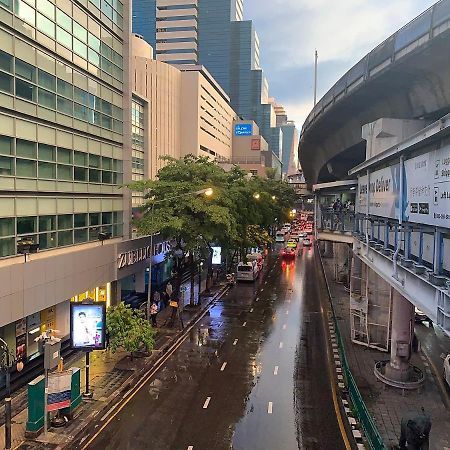 Thaiphiphat House Bangkok Exteriör bild