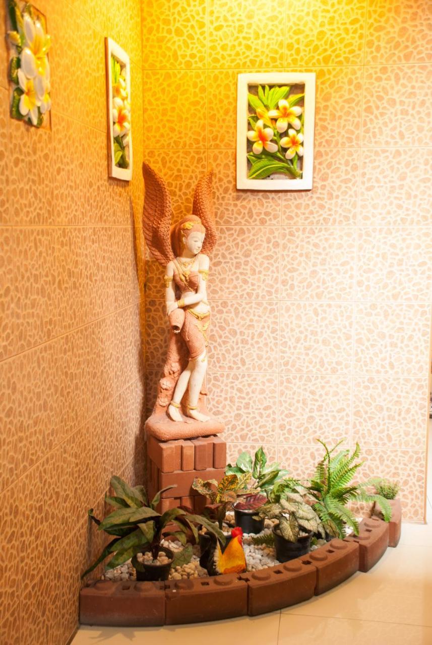 Thaiphiphat House Bangkok Exteriör bild